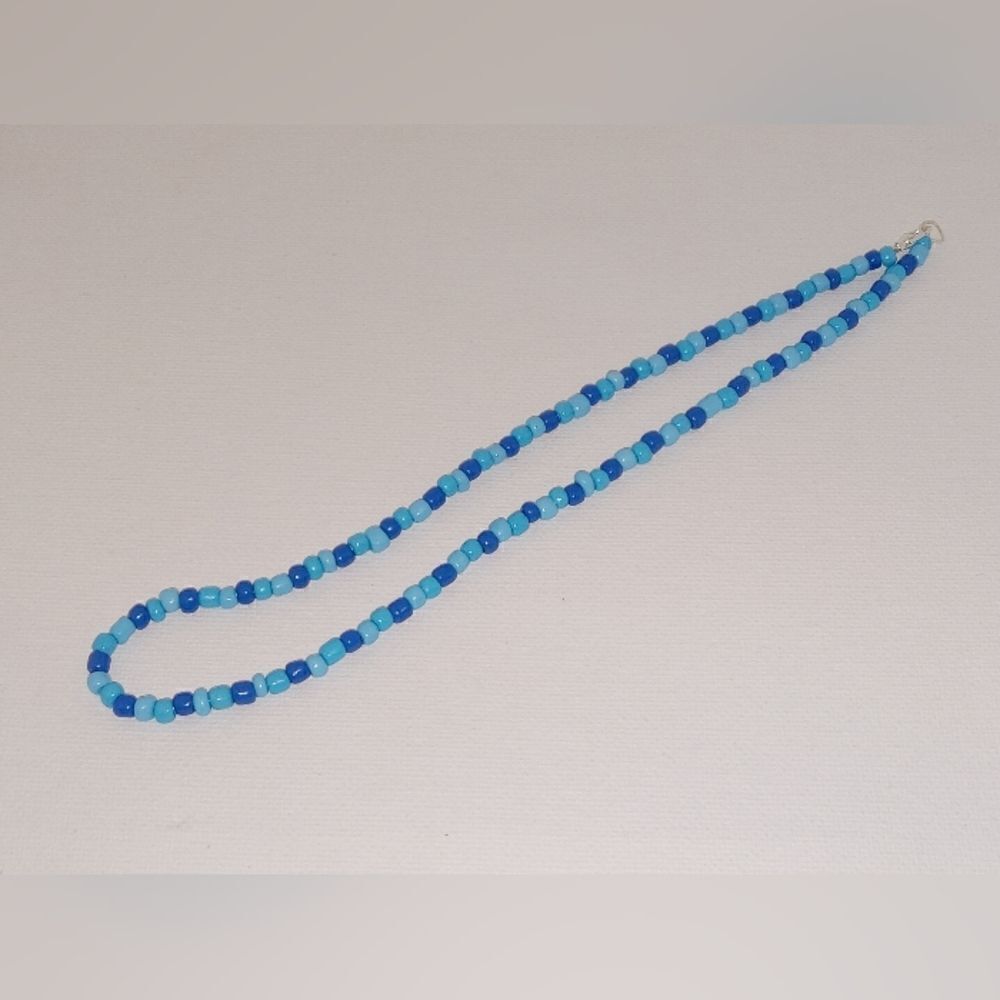 5/$25 CLEARANCE Blue beaded choker